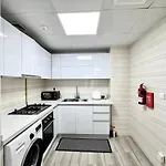 Homes 2 Retreat - Elegant 2Br With Balcony & Modern Touch In Jvc