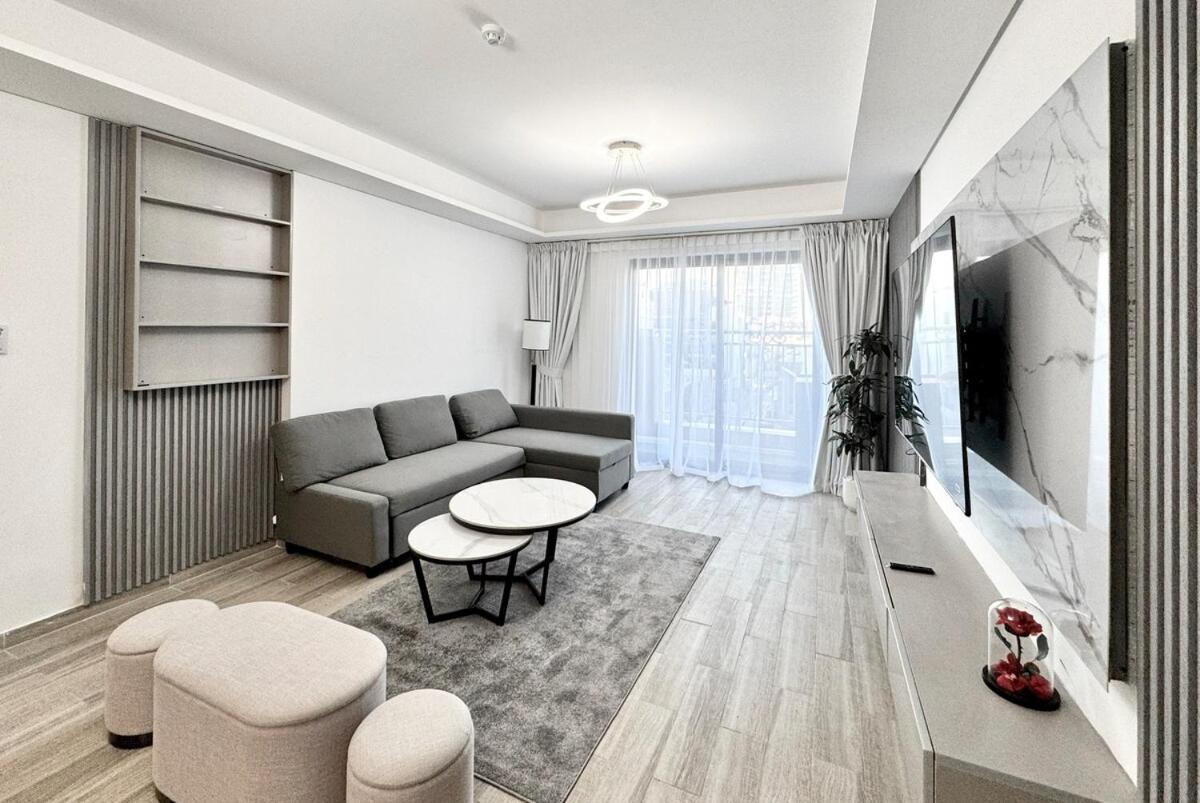 Apartment Homes 2 Retreat - Elegant 2br With Balcony & Modern Touch In Jvc *