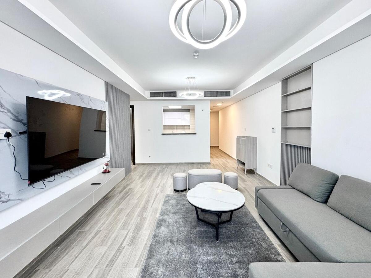 Apartment Homes 2 Retreat - Elegant 2br With Balcony & Modern Touch In Jvc Dubai