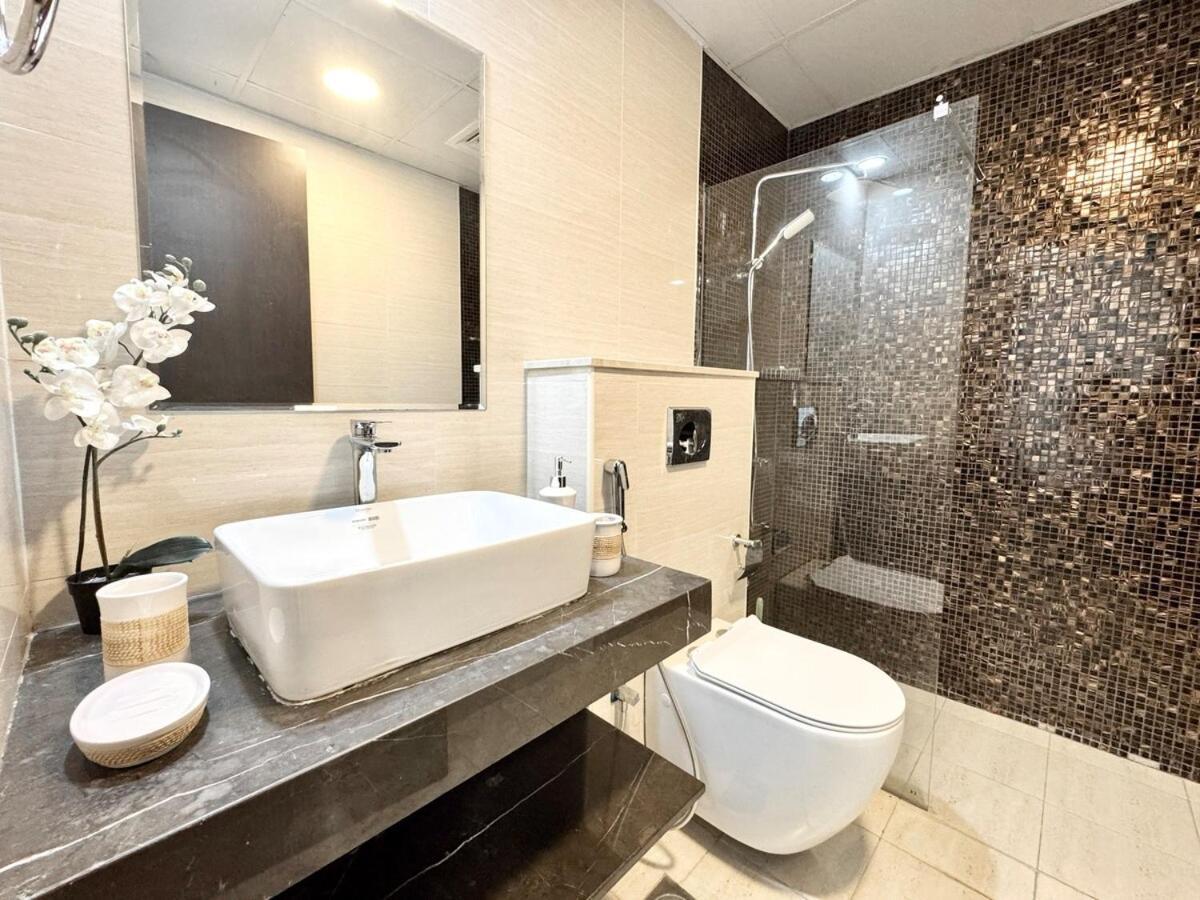 Homes 2 Retreat - Elegant 2br With Balcony & Modern Touch In Jvc Apartment *